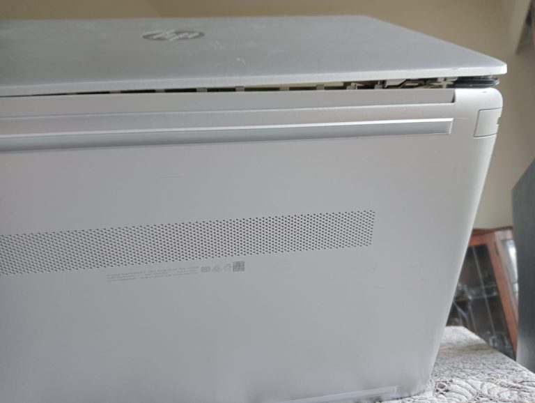 HP Laptop Hinges Broken